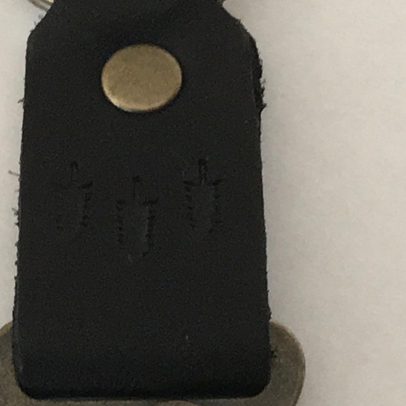 Portland leather black keychain - Picture 5 of 5